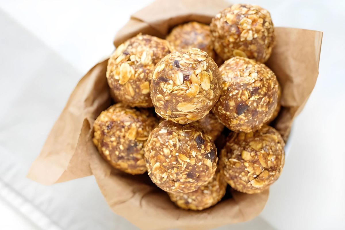 Peanut Butter Chocolate Protein Balls - PiperCooks