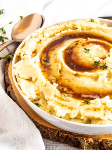 mashed potatoes with brown butter on top